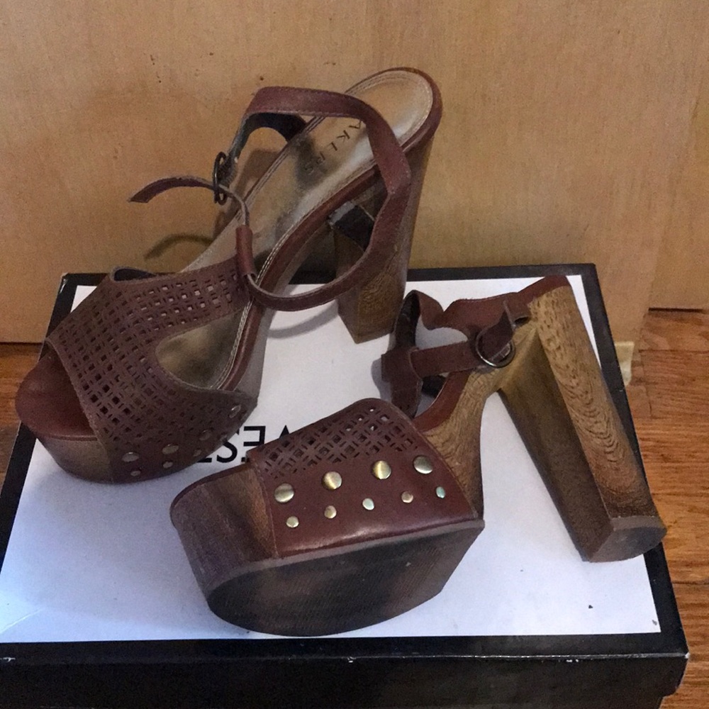 Platform chunky heel